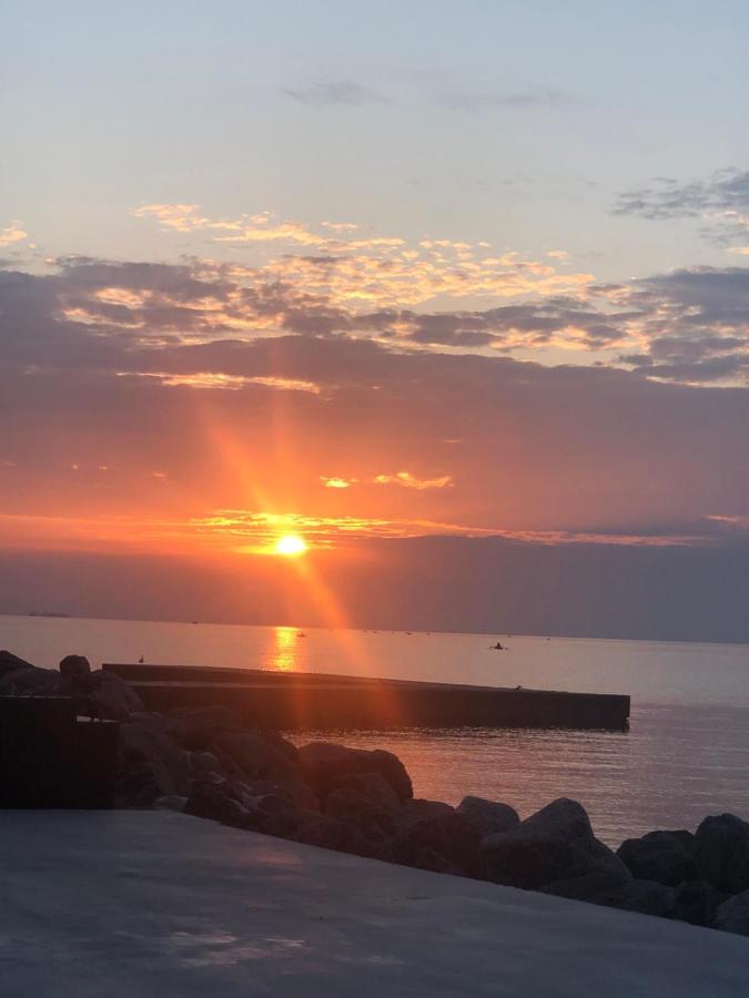 Maristella Marine Residense Hotel Apartment Одеса Екстериор снимка