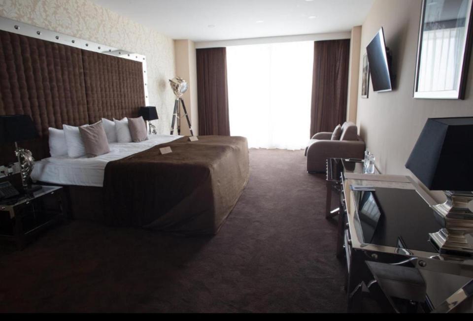 Maristella Marine Residense Hotel Apartment Одеса Екстериор снимка